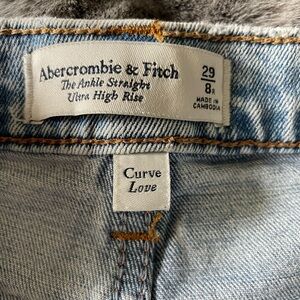 Abercrombie Curve Love Ultra High Rise Ankle Straight Jeans 29 8R